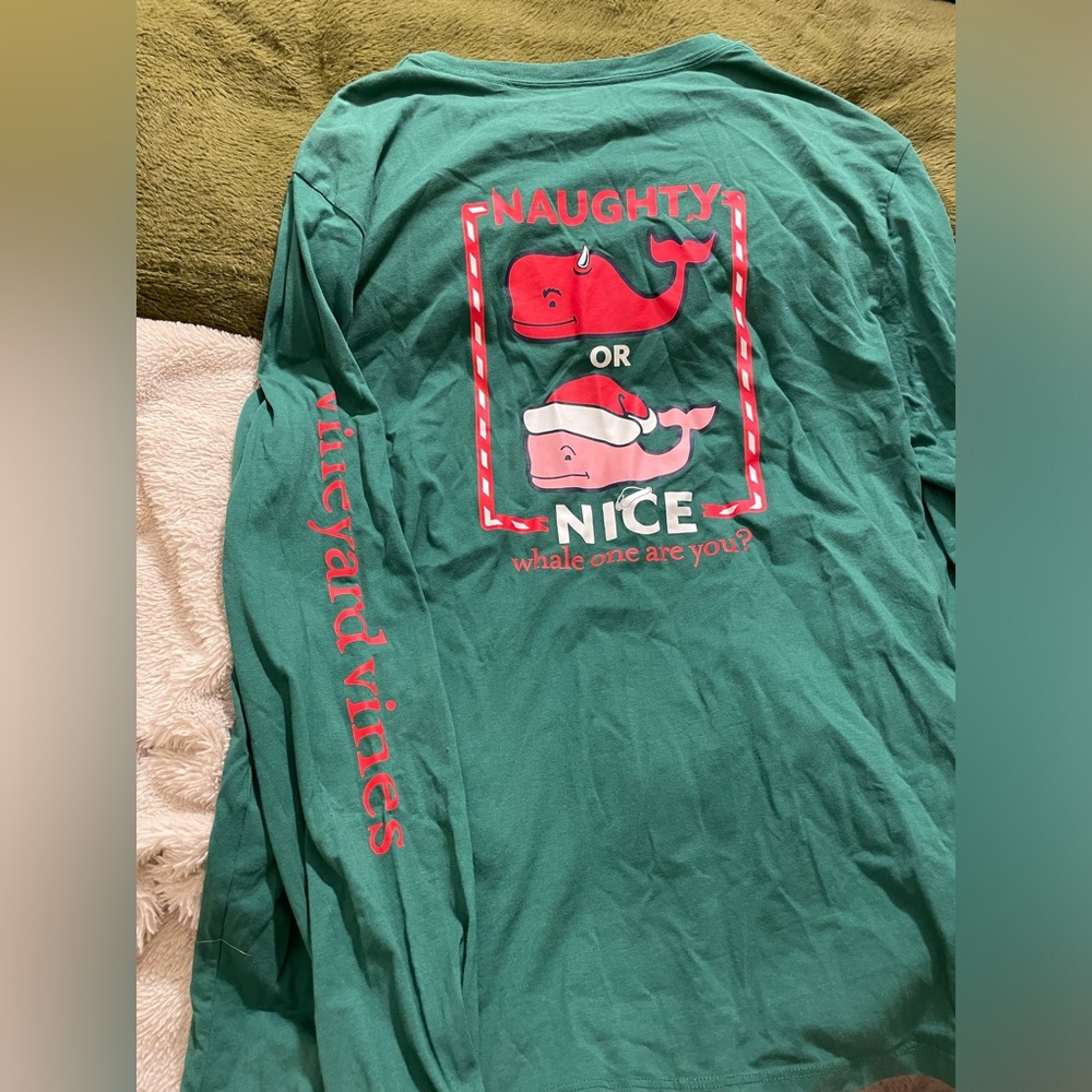 EUC Vineyard Vines Christmas Naughty or Nice Whale Long Sleeved Shirt